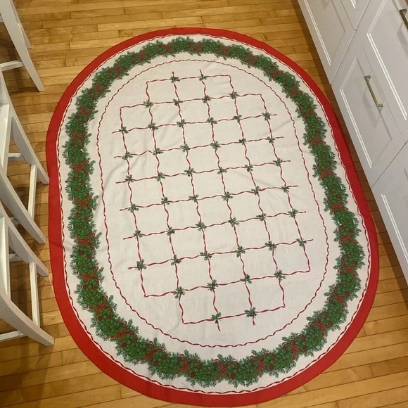 Holiday Festive Red/Green/white Oblong Tablecloth 
80 x 60 - Picture 7 of 10